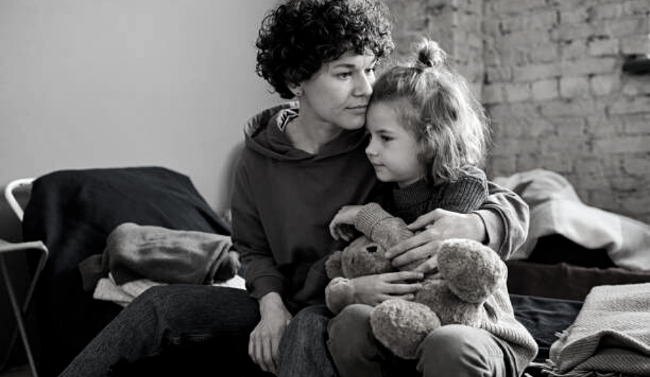 Εμφυλη Βία/ Ξενώνες Φιλοξενίας